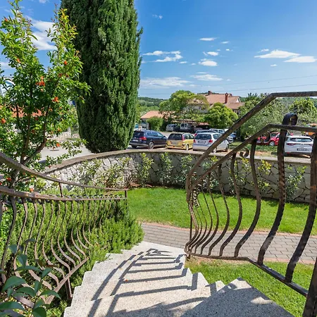 Nikolina Apartamento